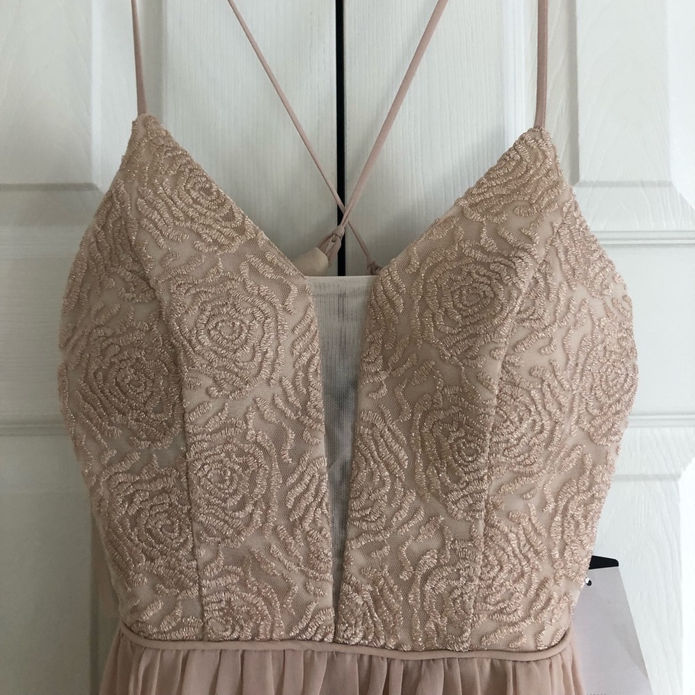 Beautiful Prom/Bridesmaid Dress - Champagne 💕